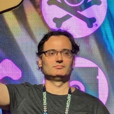 Retrato de David Meléndez Cano en DEF CON